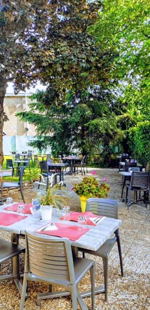 Hotel Campanile Vichy - Bellerive Esterno foto