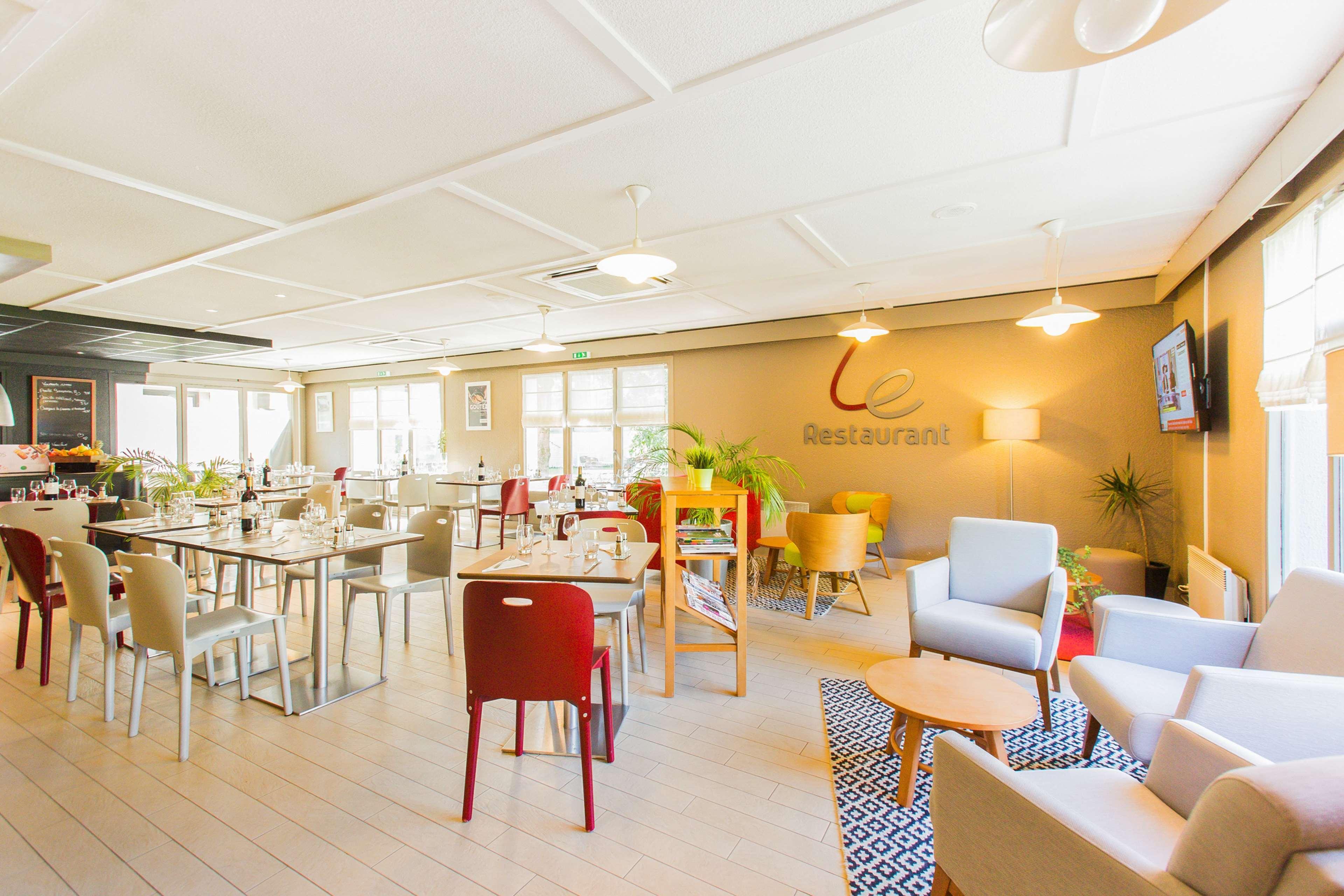 Hotel Campanile Vichy - Bellerive Esterno foto