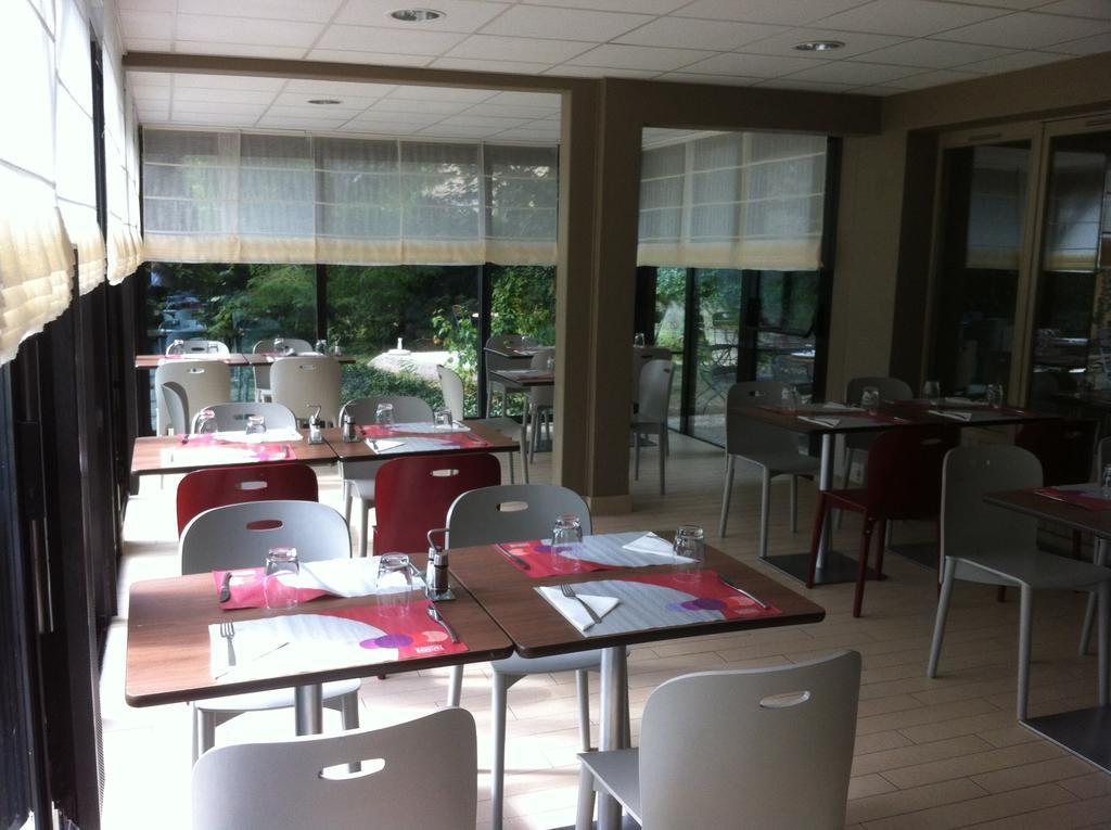 Hotel Campanile Vichy - Bellerive Esterno foto